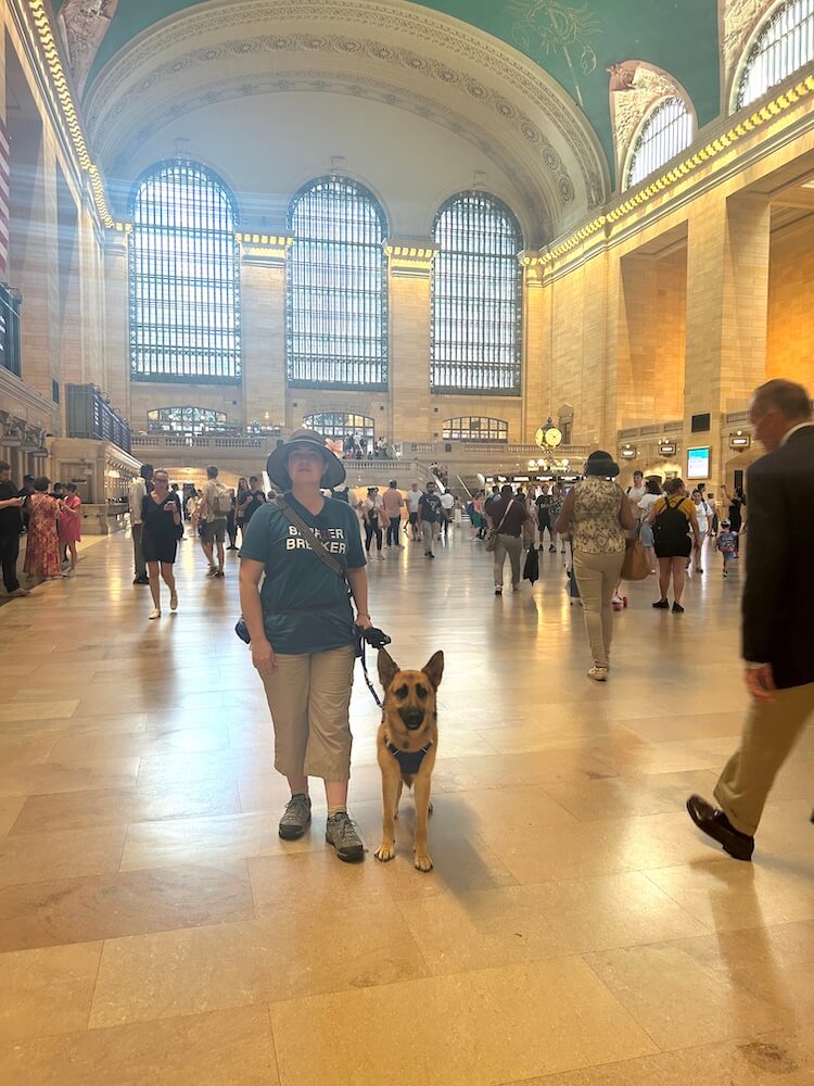 Leslie and Fame stand proudly in Grand Central Station